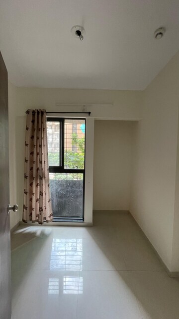 Room in 2 BHK Apartment at Lodha Casa Maxima, Mira Road – for Sale