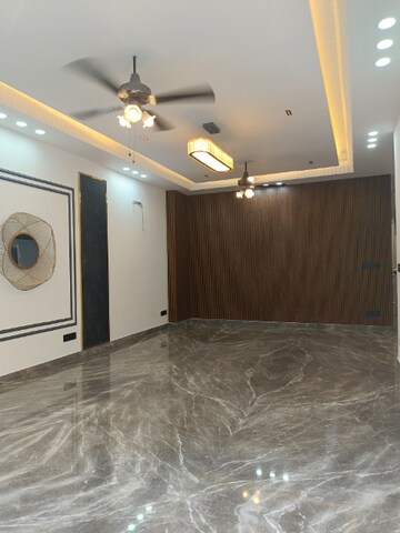 Bathroom in 4 BHK Builder Floor at Unitech South City II, Sector 50 – for Sale