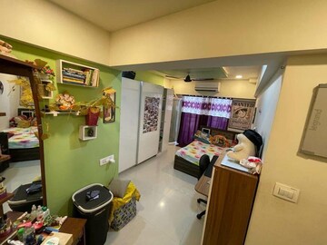 Master Bedroom in 3 BHK Apartment at Hubtown Hill Crest, Andheri East – for Rent