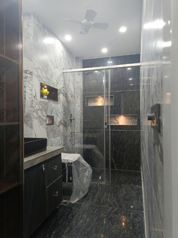 Bathroom, unitech-south-city-ii 4 Bedroom 2200 Sq.Ft. Builder Floor In Sector 50 Gurgaon 8366779