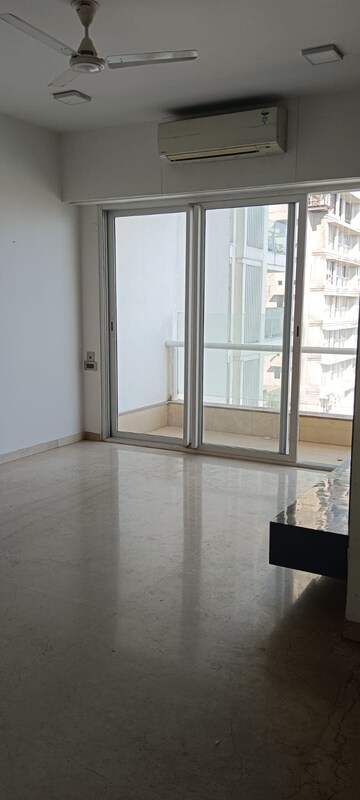 2 BHK Apartment For Rent in Omkar Alta Monte, Malad East