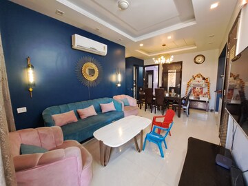 Master Bedroom in 3 BHK Builder Floor at Ardee City, Sector 52 – for Rent