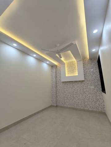 Furnished Amenities in 3 BHK Builder Floor at Govindpuri – for Rent