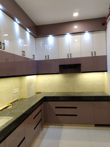 Kitchen in 3 BHK Apartment at Omaxe Waterscapes, Gomti Nagar – for Rent