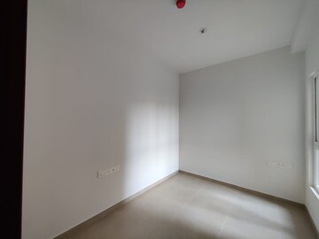 Room in 1.5 BHK Apartment at Bhartiya Nikoo Homes Phase 2, Thanisandra Main Road – for Rent