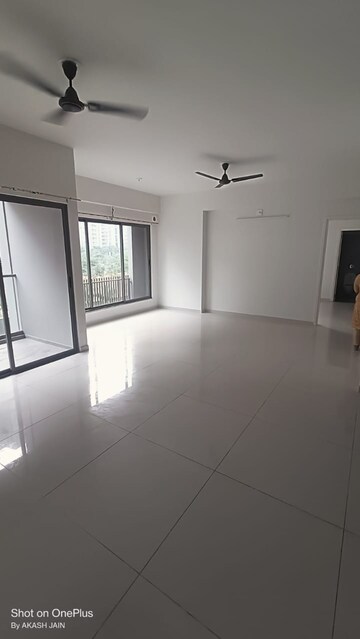 Room in 3 BHK Apartment at Swati Parkside, Shela – for Rent