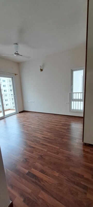Room in 2.5 BHK Apartment at LnT Raintree Boulevard, Hebbal – for Rent