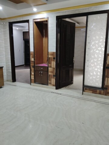 Building Lobby in 6+ BHK Independent House at Cambridge Apartment B, Halasuru – for Sale