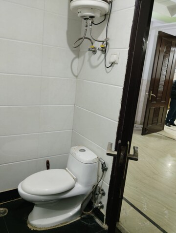 Bathroom in 6+ BHK Independent House at Cambridge Apartment B, Halasuru – for Sale