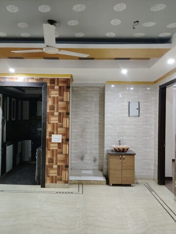 Building Lobby in 6+ BHK Independent House at Cambridge Apartment B, Halasuru – for Sale