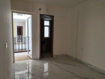 Room in 2.5 BHK Builder Floor at Smart World Gems, Sector 89 – for Sale