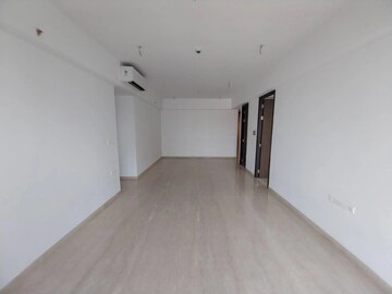 Room in 3 BHK Apartment at Lodha Kiara, Worli – for Rent