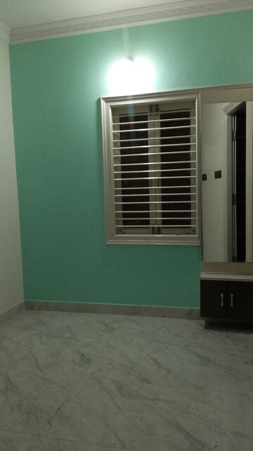 Room in 6 BHK Independent House at Hosakerehalli – for Sale