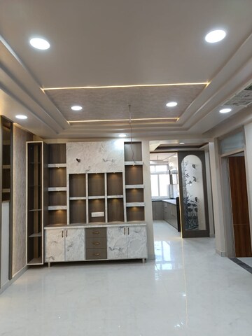 Room in 4 BHK Apartment at Shree Shyam Residency Mansarovar, Mansarovar – for Rent