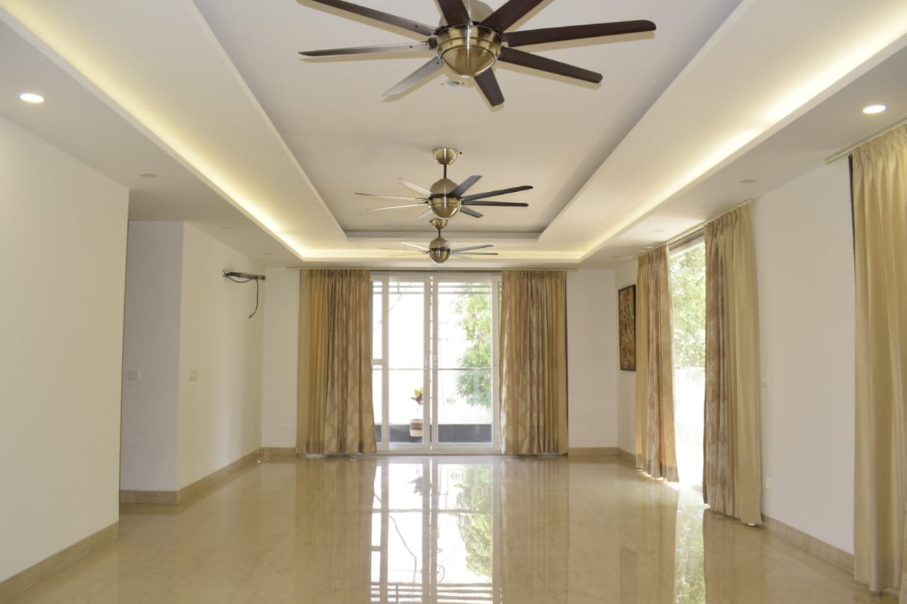 4 BHK + Servant Room Apartment For Sale in Adani Oyster Platinum Tower