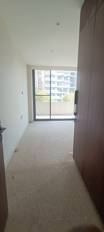 Room in 4 BHK Builder Floor at Ansal Sushant Lok I, Sector 43 – for Rent