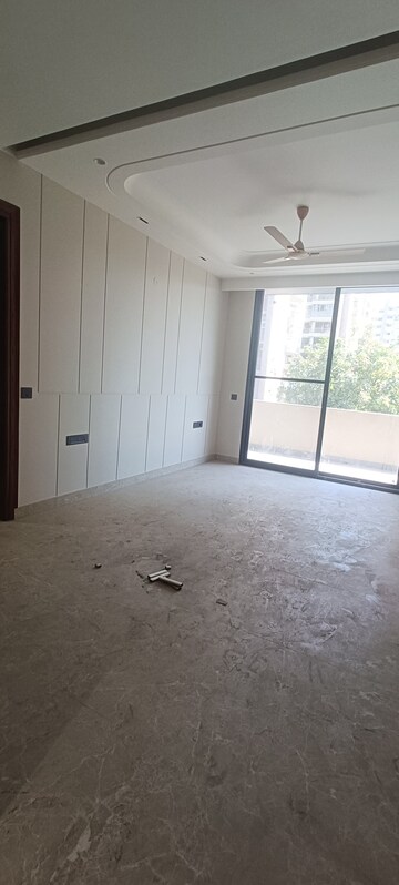Room in 4 BHK Builder Floor at Ansal Sushant Lok I, Sector 43 – for Rent