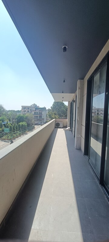 Balcony in 4 BHK Builder Floor at Ansal Sushant Lok I, Sector 43 – for Rent