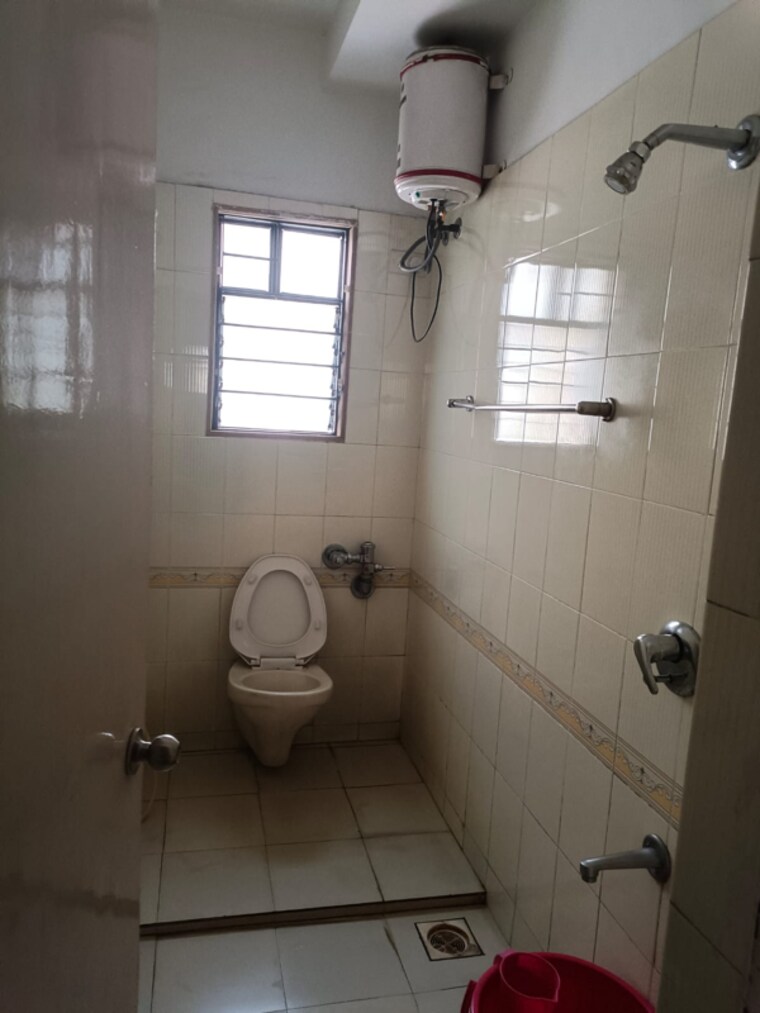 Bathroom, magarpatta-city-cosmos 3 Bedroom 1500 Sq.Ft. Apartment In Kharadi Bypass Road Pune 8367235