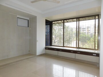 Room in 2 BHK Apartment at Yashomati Society, Chembur – for Rent