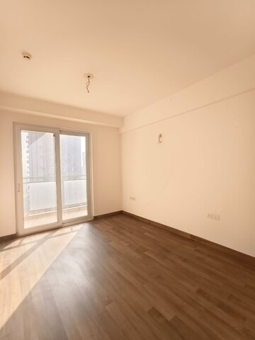 Room in 2 BHK Apartment at Signature Global Proxima, Sector 89 – for Rent