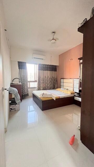 Bedroom in 4 BHK Apartment at Kanakia Levels, Malad East – for Rent