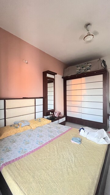 Room in 4 BHK Apartment at Kanakia Levels, Malad East – for Rent