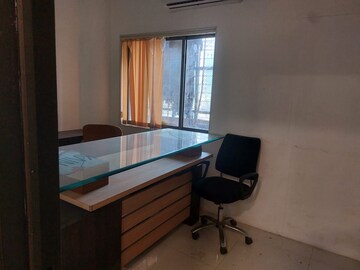  Office Space For Rent in Express Zone, Malad East