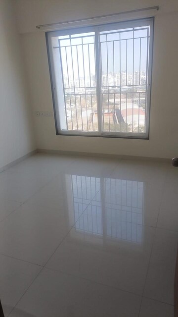 Room in 2 BHK Apartment at Pristine Equilife Homes, Mahalunge Ingale – for Rent