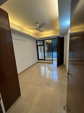Room in 3 BHK Builder Floor at Saket – for Rent