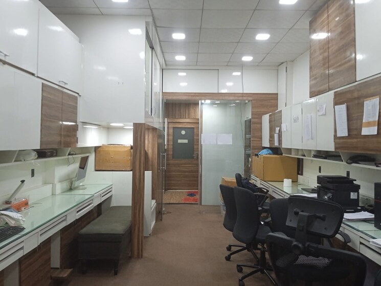 Team Area, atlanta-estate Commercial Office Space 1680 Sq.Ft. In Goregaon East Mumbai 8368006