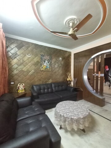 Parking in 2 BHK Independent House at Sector 7 – for Rent