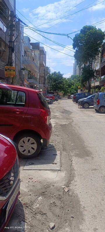 Parking in 3 BHK Builder Floor at Niti Khand I – for Rent