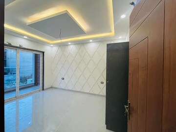 Kitchen in 4 BHK Builder Floor at Sector 16a – for Rent