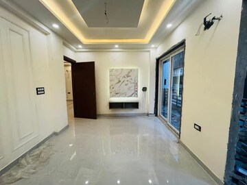 Building Lobby in 4 BHK Builder Floor at Sector 16a – for Rent