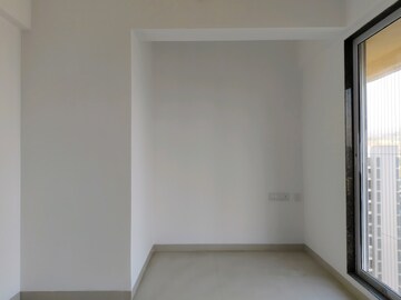 Room in 2 BHK Apartment at Avant Hillway, Goregaon East – for Rent