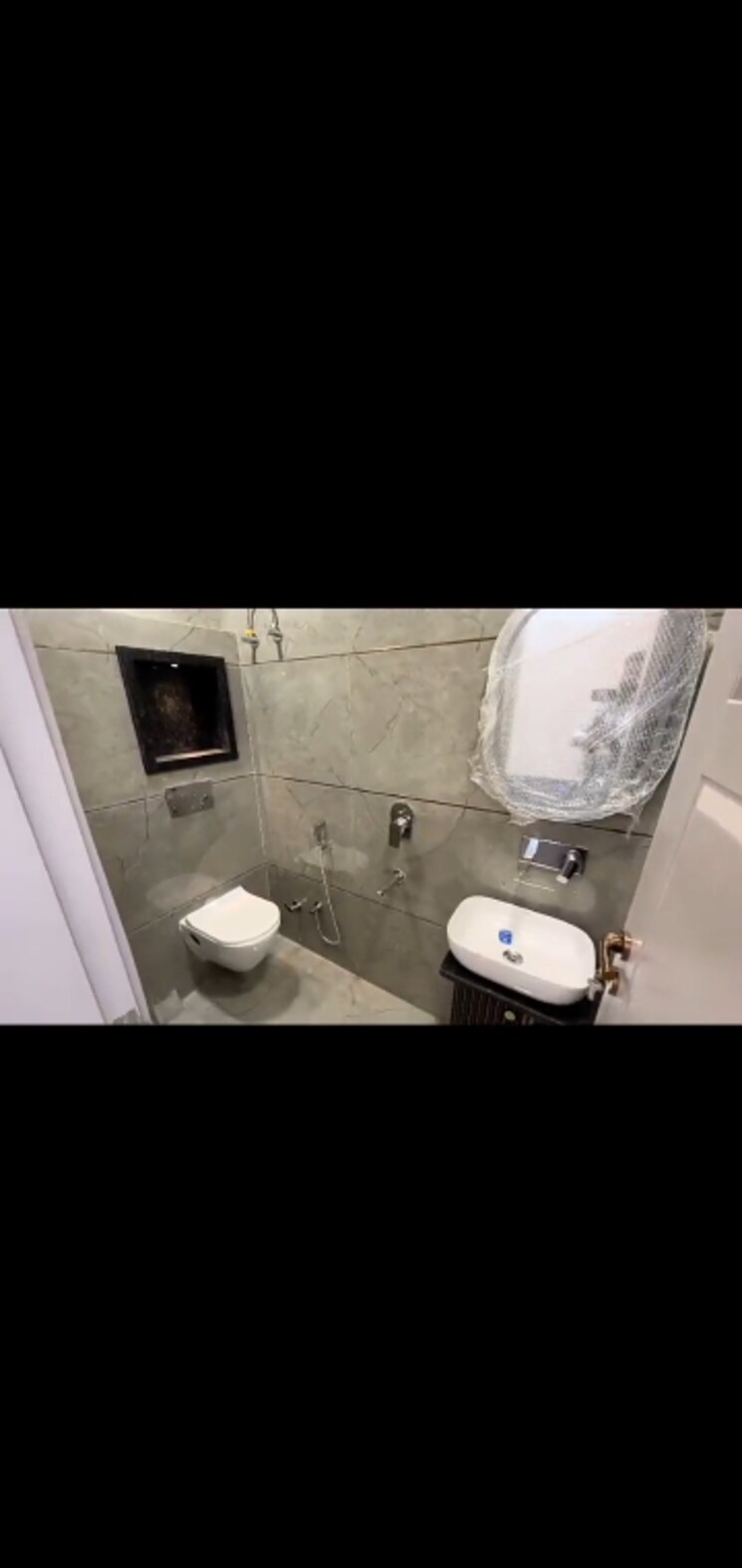 Bathroom, dwarka mor 4 Bedroom 1350 Sq.Ft. Builder Floor In Dwarka Mor Delhi 8368239