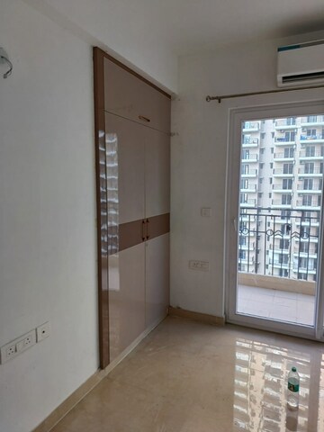 Room in 3 BHK Apartment at ATS Nobility, Sector 4, Greater Noida – for Rent