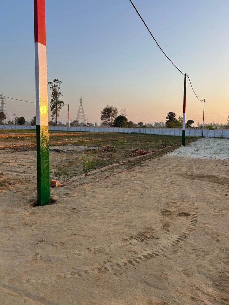 Garden, rohta road  100 Sq.Yd. Plot In Rohta Road Meerut 8368303