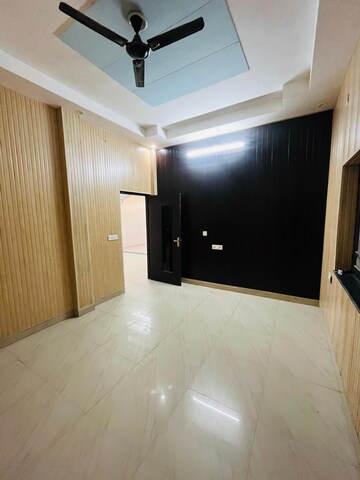 Bedroom in 5 BHK Independent House at Gms Road – for Rent