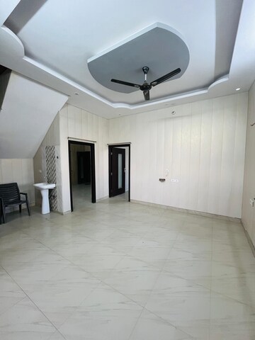 Building Lobby in 5 BHK Independent House at Gms Road – for Rent