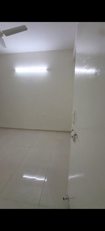Room in 2 BHK Apartment at Signature The Millennia 2, Sector 37d – for Rent