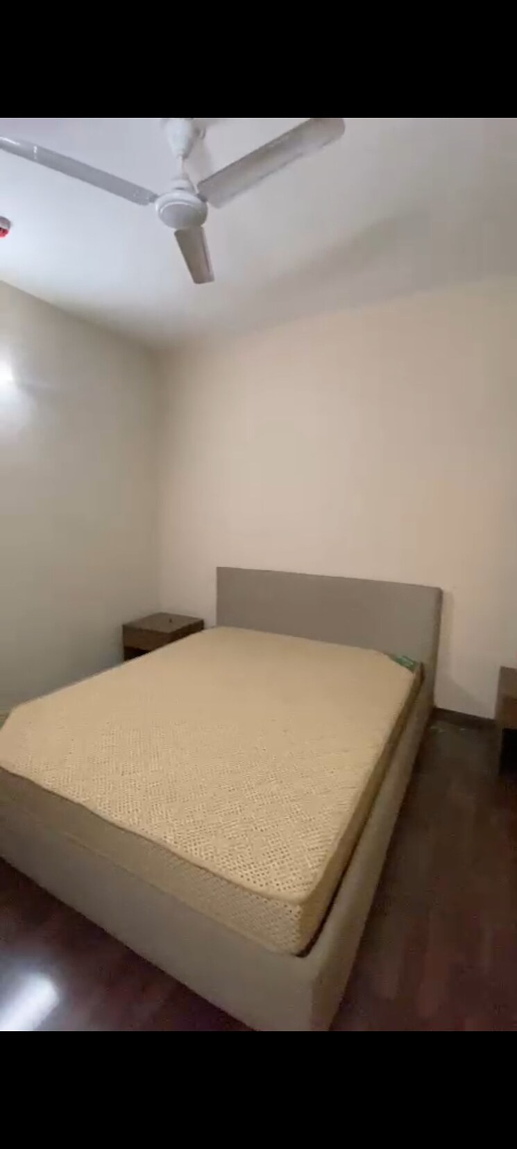 Room, paras-tierea 1 Bedroom 450 Sq.Ft. Apartment In Sector 137 Noida 8368362