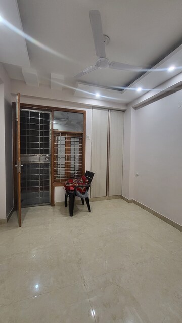 Parking in 2 BHK Apartment at Palm Residency Chhatarpur, Chattarpur – for Rent