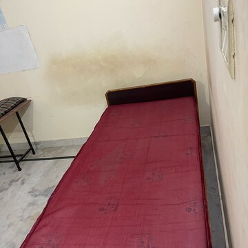 Room in 3 BHK Independent House at Old Rajinder Nagar – for Rent