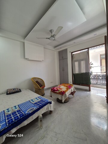 Bedroom in 2 BHK Apartment at Palm Residency Chhatarpur, Chattarpur – for Rent