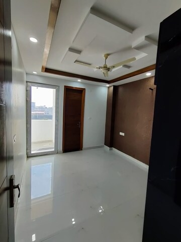 Room in 3 BHK Builder Floor at Gms Road – for Sale