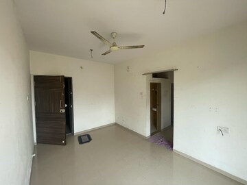 Room in 1 BHK Apartment at Sanghvi Valley, Kalwa – for Sale