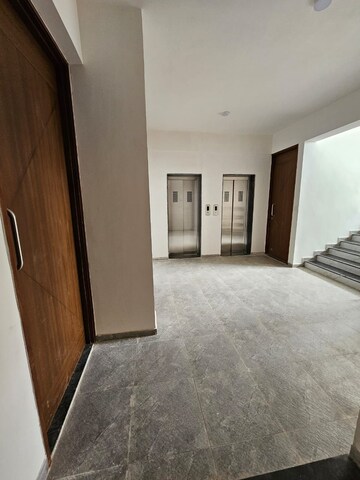 Room in 3 BHK Apartment at RNR Ashesh Park, Thaltej – for Sale