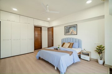 Bedroom in 2.5 BHK Apartment at K Raheja Vistas, Andheri East – for Sale